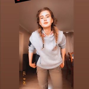 Meet your Posher, Lucinda